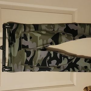 ZYIA Camo Leggings Size 4
